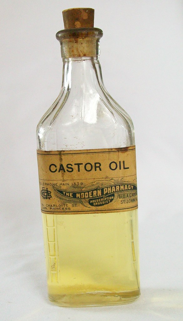 اضرار زيت الخروع للوجه